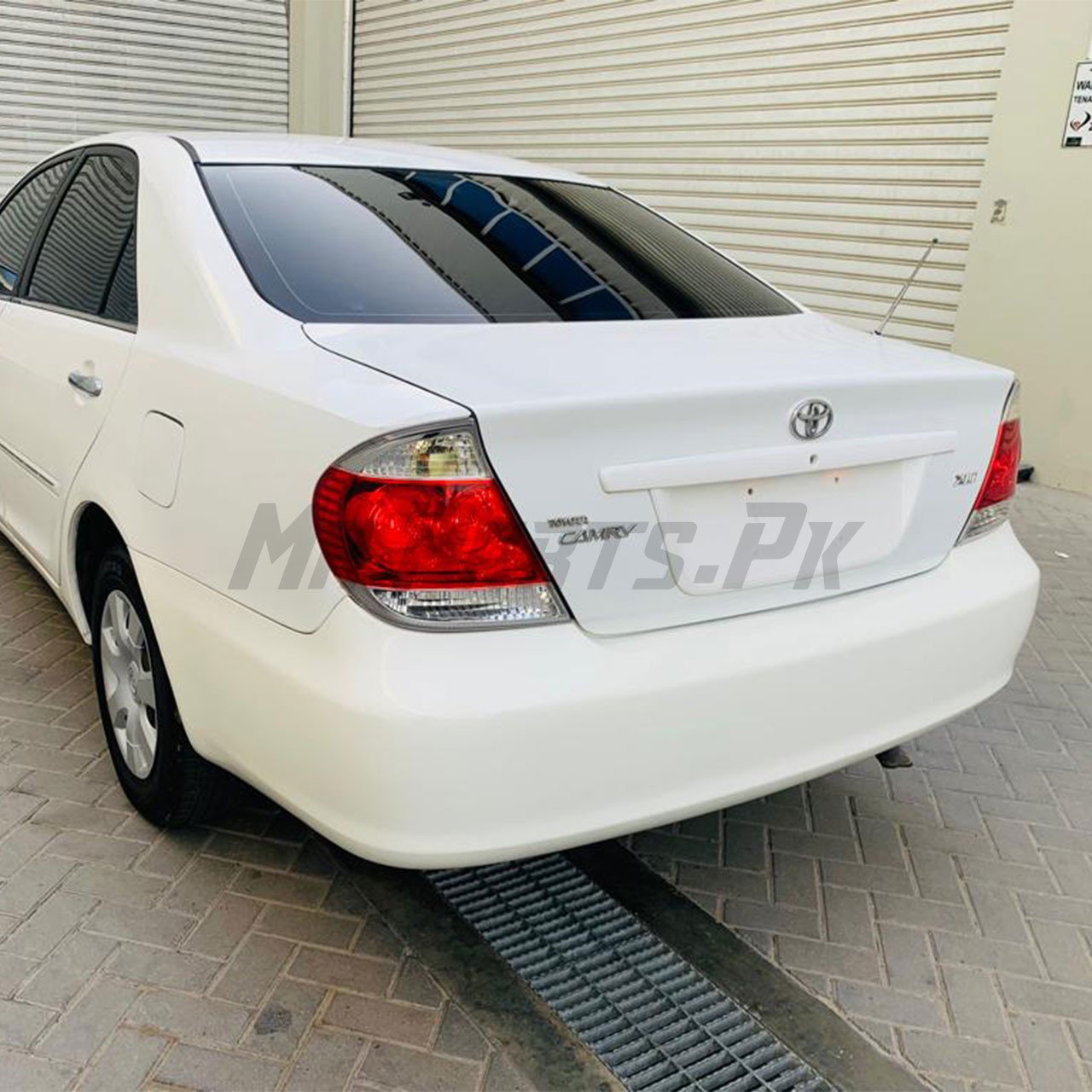 Toyota Camry 2004 - 2005 Rear Light - Image 2