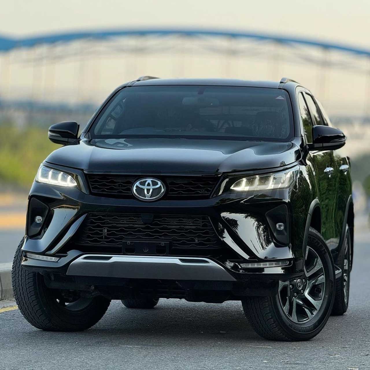 Toyota Fortuner 2022 - 2026 Legender Grille - Image 2