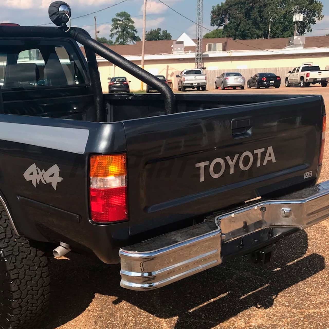 Toyota Hilux 1989 - 1996 Rear Light - Image 2