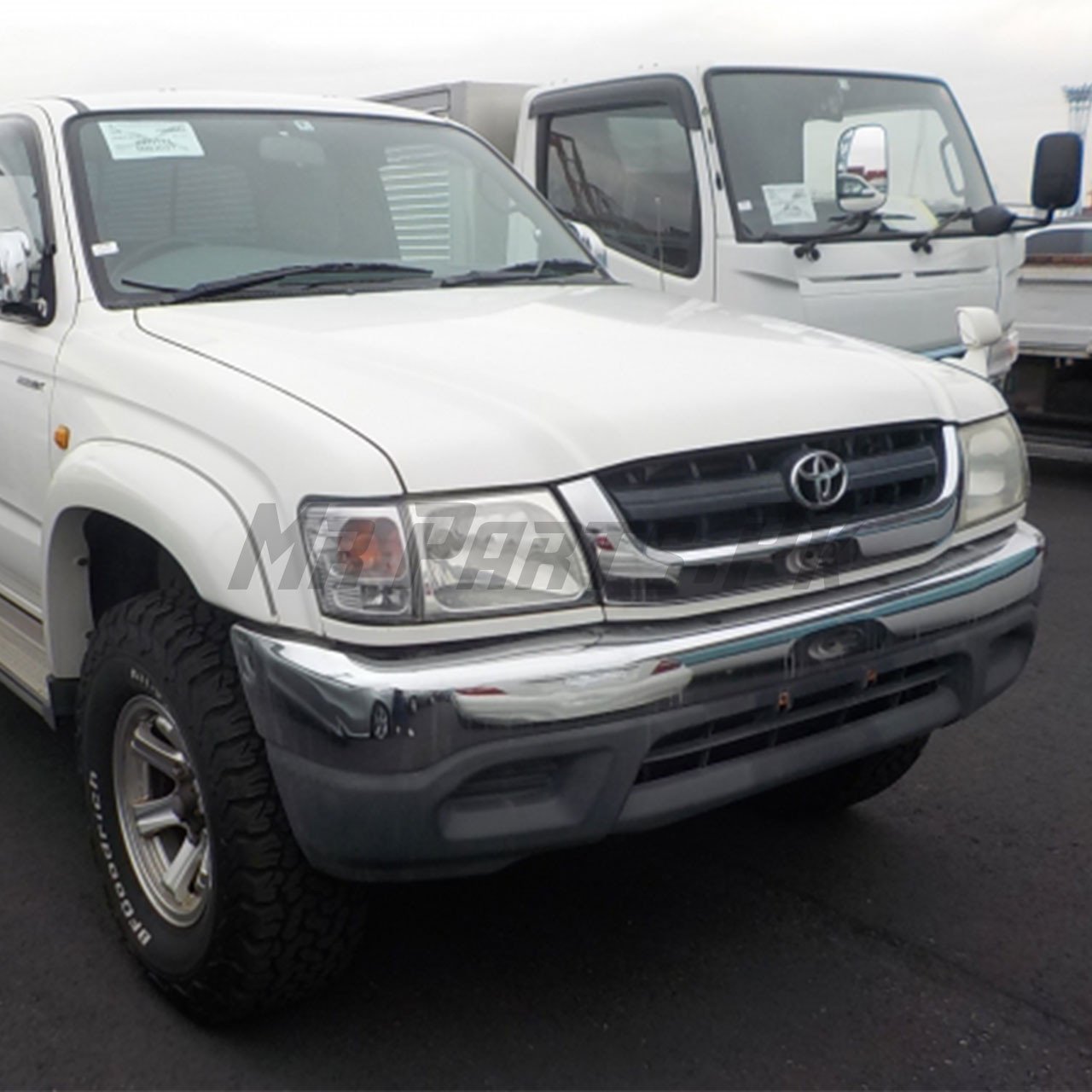 Toyota Hilux 2001 - 2004 Single Cabin AGP Grille Silver Black - Image 2