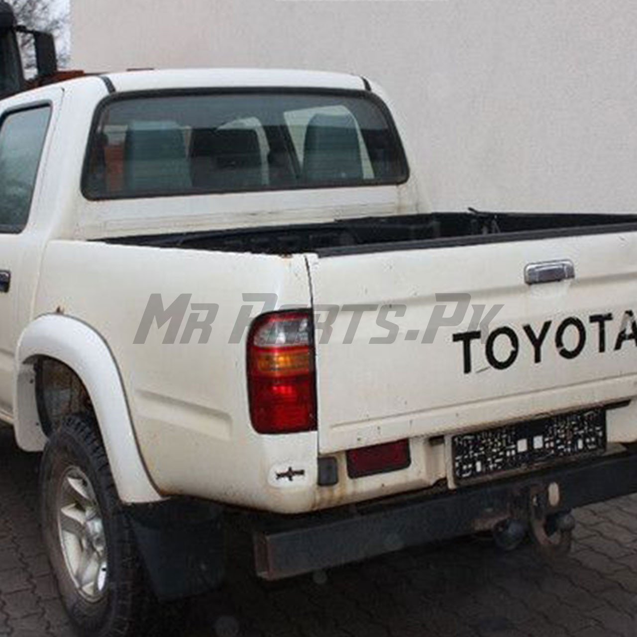 Toyota Hilux 2001 - 2004 Rear Light - Image 2