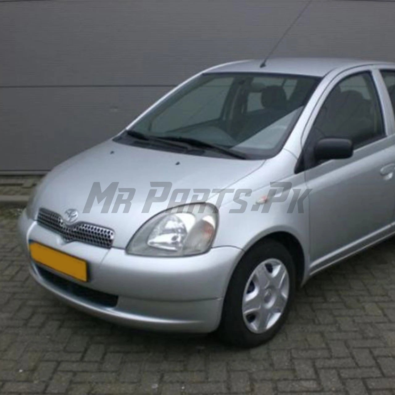 Toyota Vitz 1999 - 2002 Headlight - Image 2